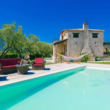 Zeza Villa *