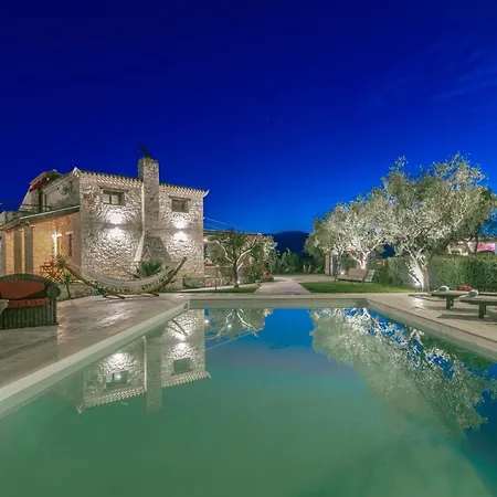 Zeza Villa Kalipádhon